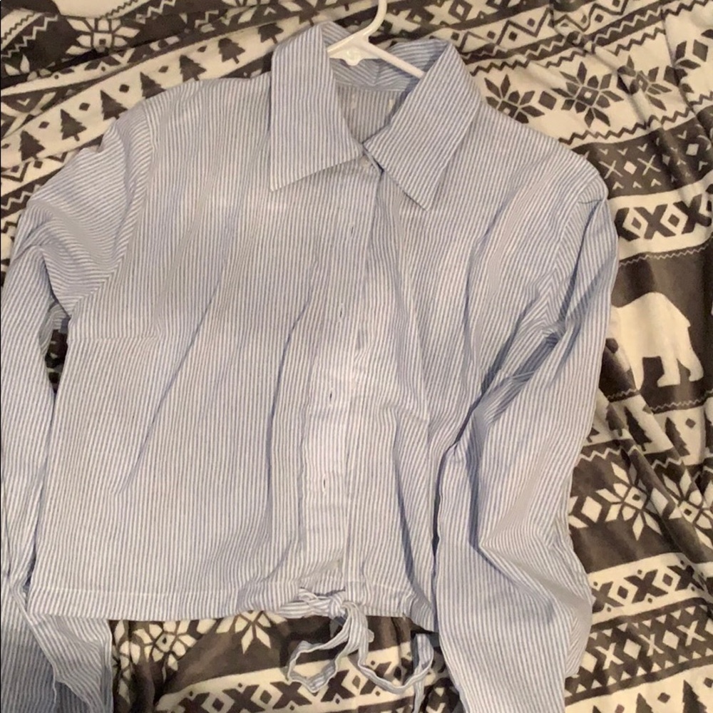 Charlotte Russe long sleeve button up crop top